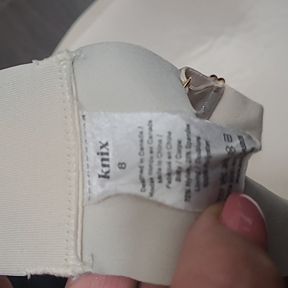 Knix wing woman plunge front bra-no underwire, size 8 - Picture 3 of 3